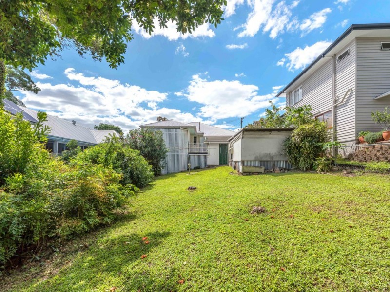 22 Alexandra Street, Bardon QLD 4065