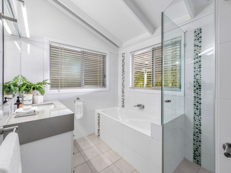 20 Yardley Avenue, Ashgrove QLD 4060