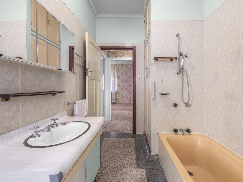 27 Goskar Avenue, Alderley QLD 4051