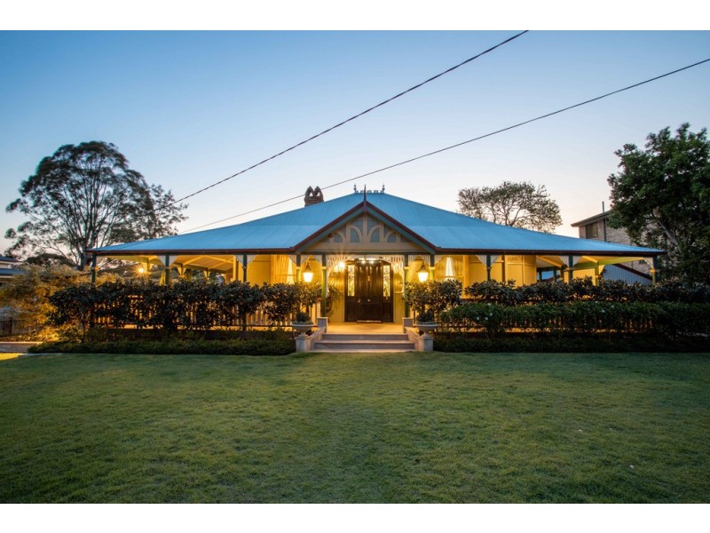 36 Kinnaird Street, Ashgrove QLD 4060
