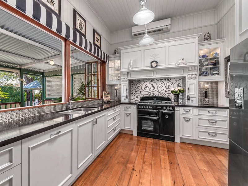 36 Kinnaird Street, Ashgrove QLD 4060