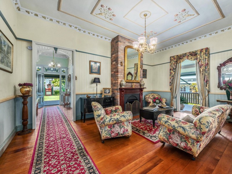 36 Kinnaird Street, Ashgrove QLD 4060