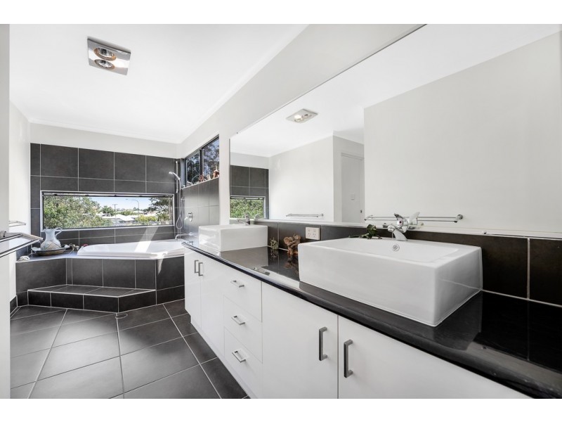 8 Verney Street, Sandgate QLD 4017