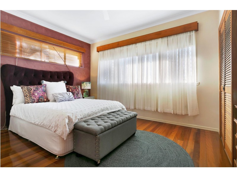 5 Bridgeport Street, Macgregor QLD 4109