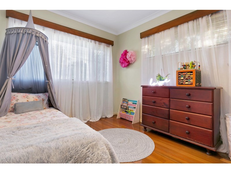 5 Bridgeport Street, Macgregor QLD 4109