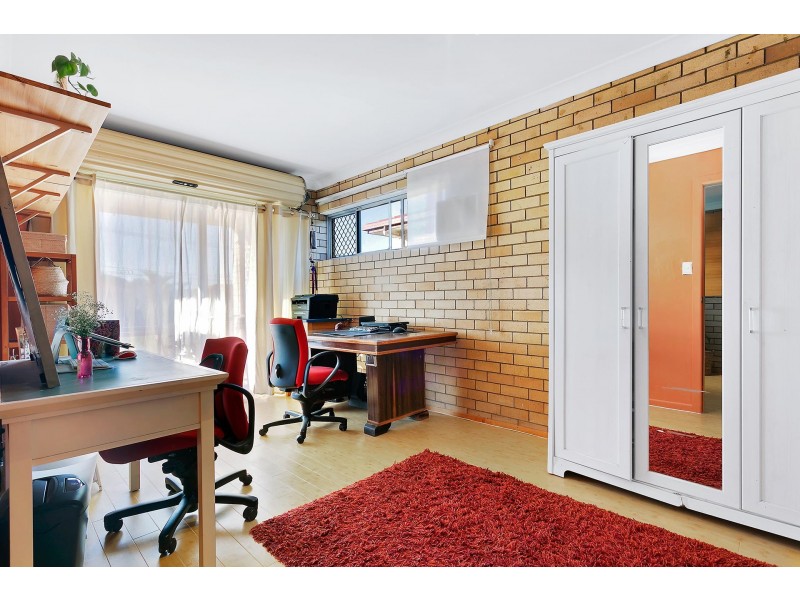 5 Bridgeport Street, Macgregor QLD 4109