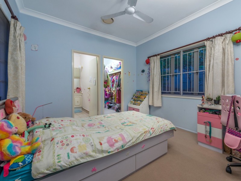 10 Grand Parade, Ashgrove QLD 4060