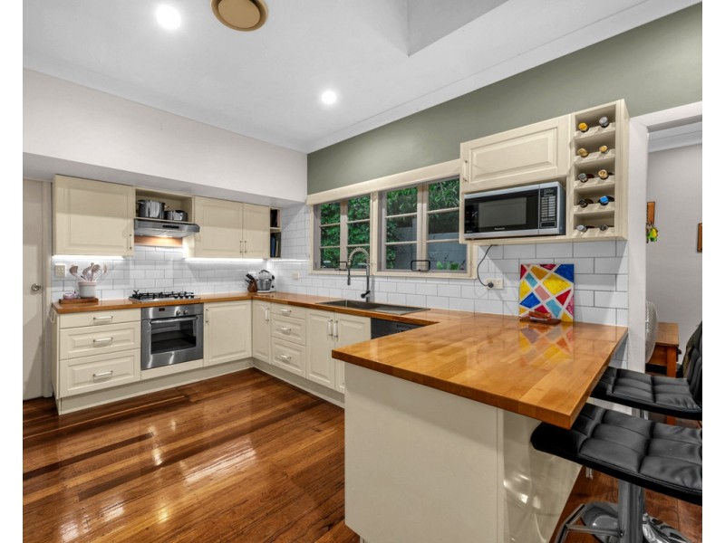 10 Grand Parade, Ashgrove QLD 4060