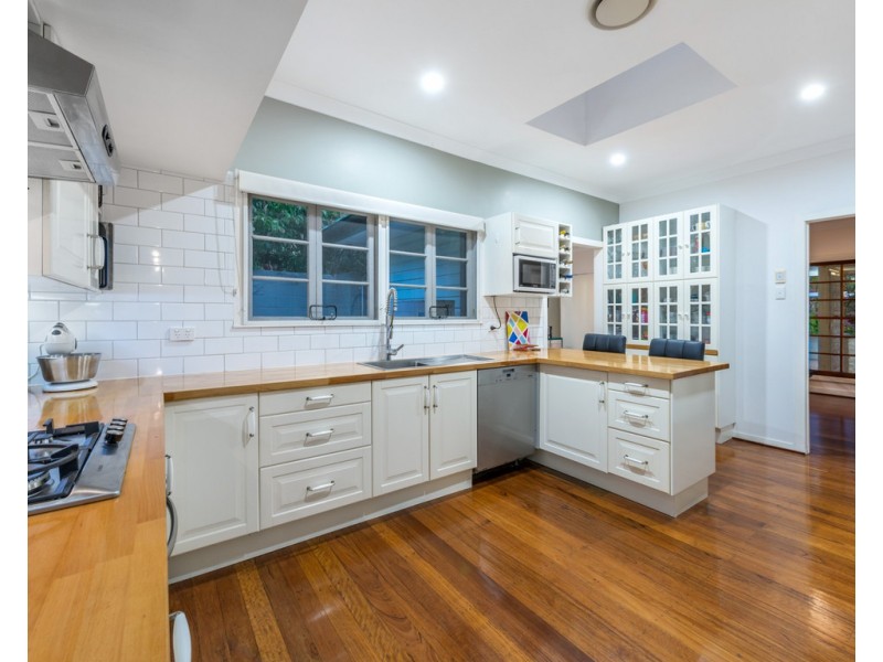 10 Grand Parade, Ashgrove QLD 4060