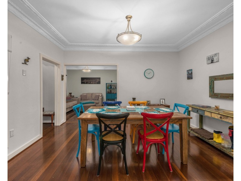 10 Grand Parade, Ashgrove QLD 4060