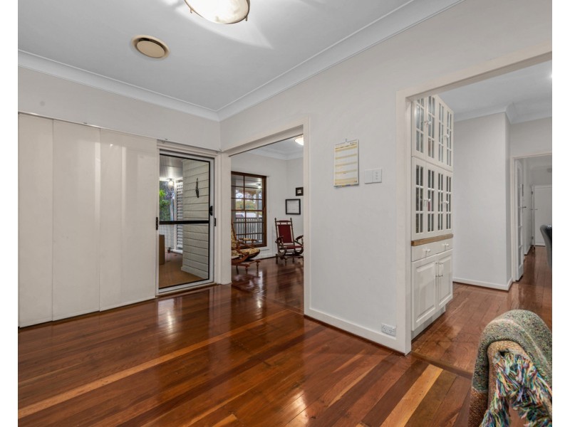 10 Grand Parade, Ashgrove QLD 4060