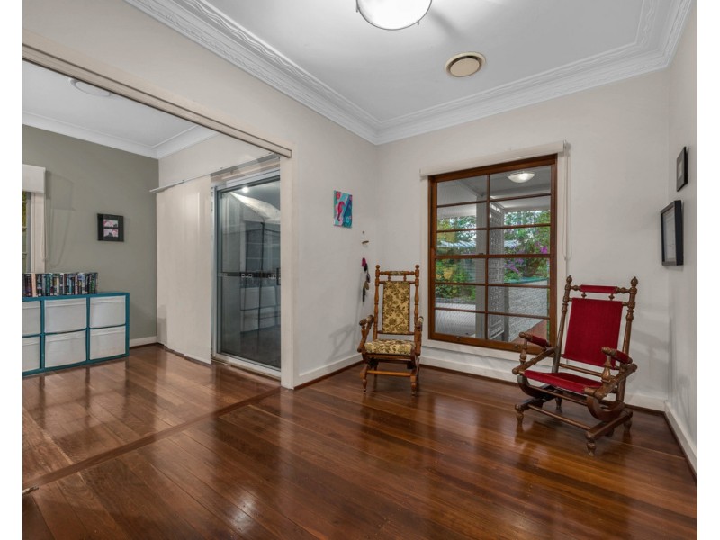 10 Grand Parade, Ashgrove QLD 4060