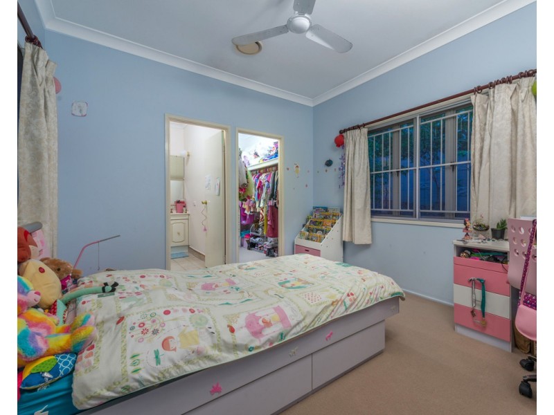 10 Grand Parade, Ashgrove QLD 4060