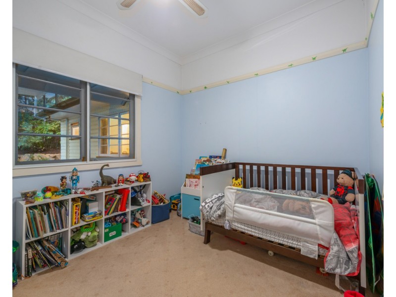 10 Grand Parade, Ashgrove QLD 4060