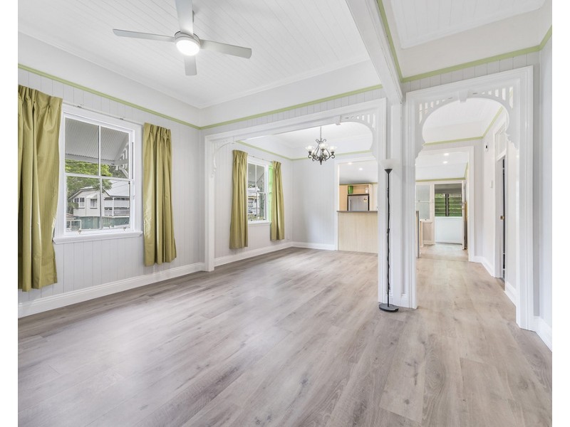 2 Moulton Street, Ashgrove QLD 4060