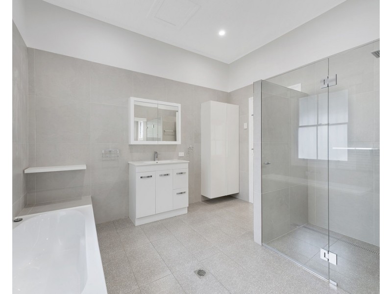 2 Moulton Street, Ashgrove QLD 4060