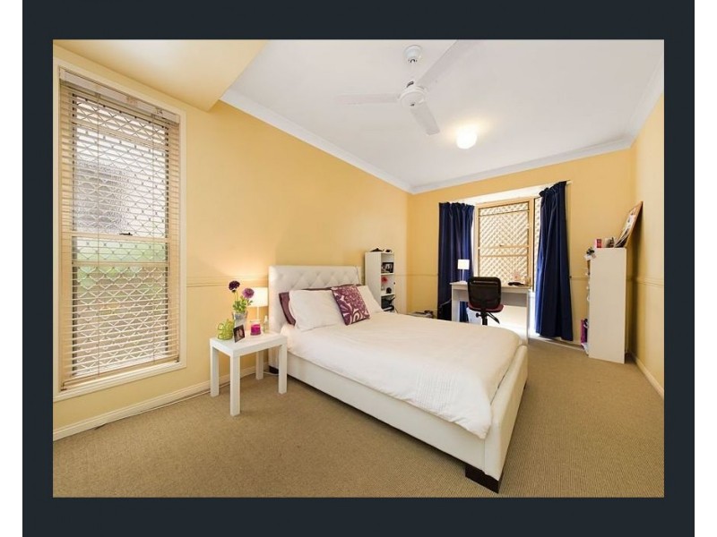 72 Gladstone Street, Indooroopilly QLD 4068
