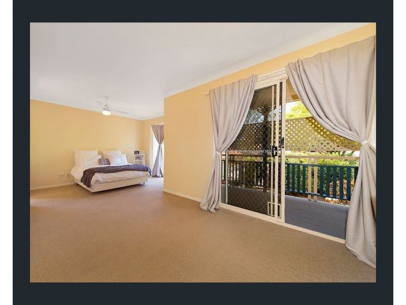 72 Gladstone Street, Indooroopilly QLD 4068