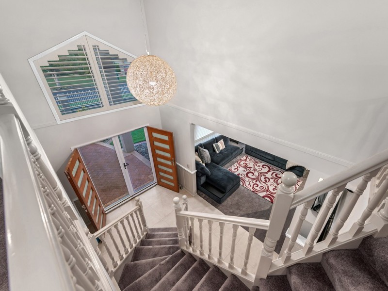 5 Regency Place, Carindale QLD 4152