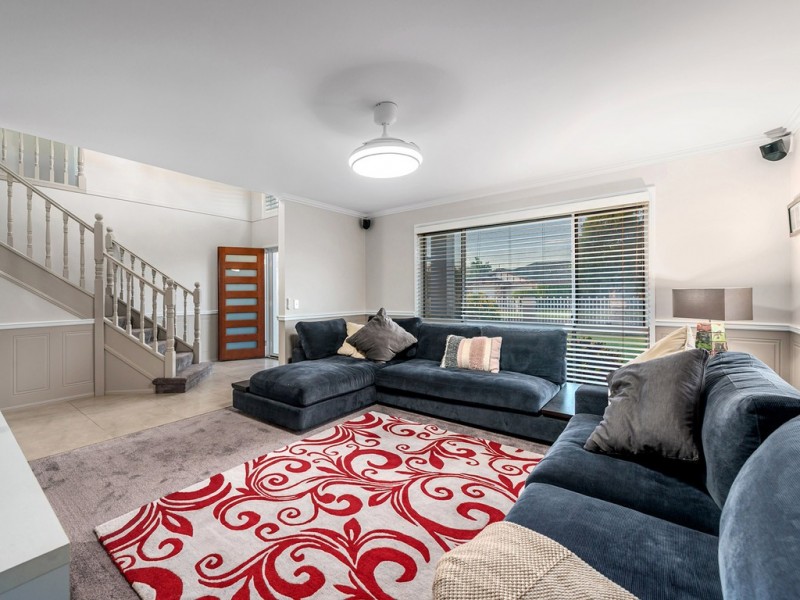 5 Regency Place, Carindale QLD 4152