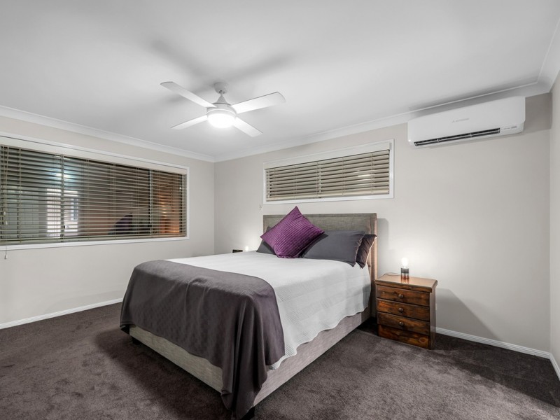 5 Regency Place, Carindale QLD 4152