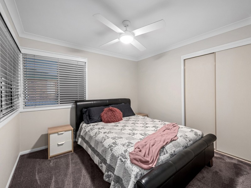 5 Regency Place, Carindale QLD 4152