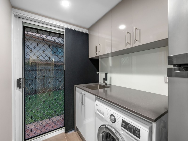 5 Regency Place, Carindale QLD 4152