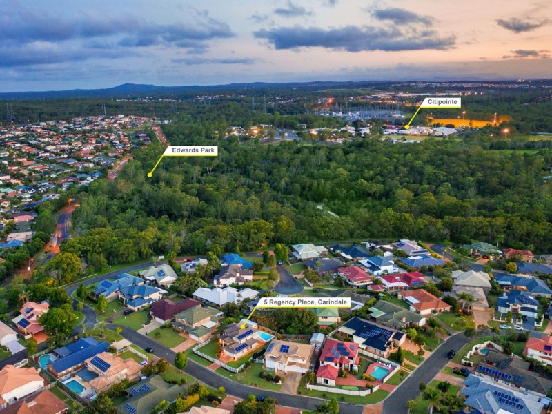 5 Regency Place, Carindale QLD 4152