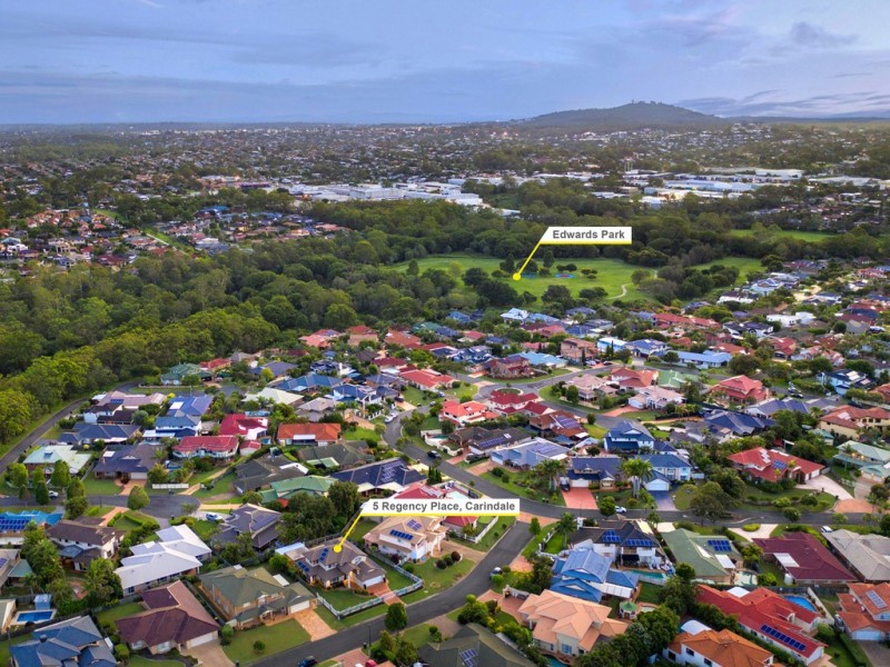 5 Regency Place, Carindale QLD 4152