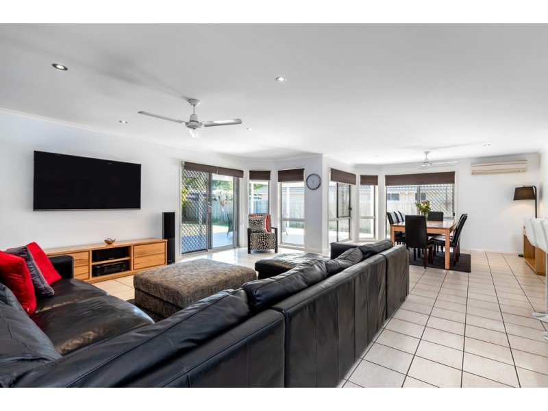 19 Charolais Crescent, Upper Kedron QLD 4055