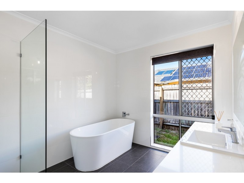 19 Charolais Crescent, Upper Kedron QLD 4055