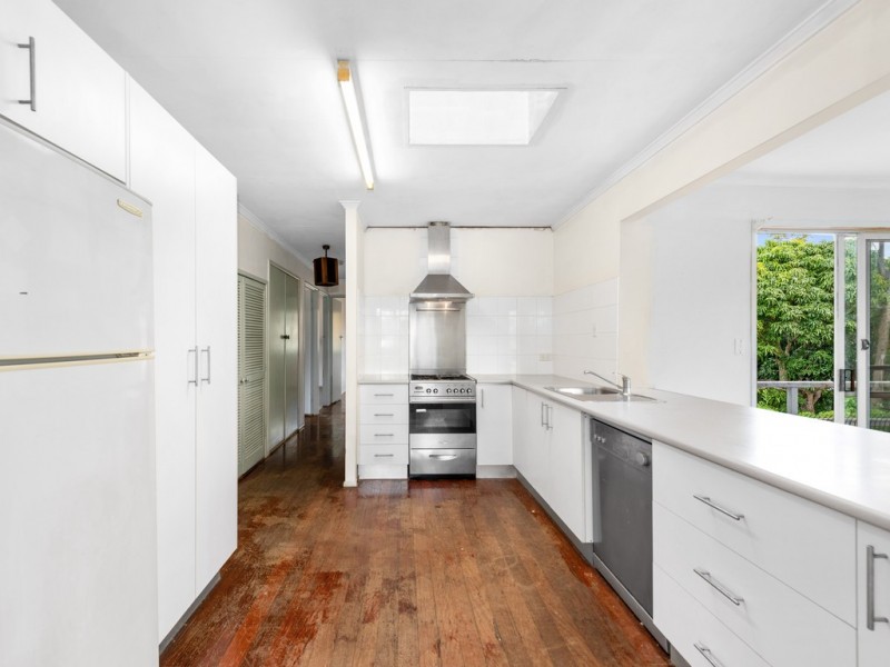 15 Ridgeway Street, The Gap QLD 4061