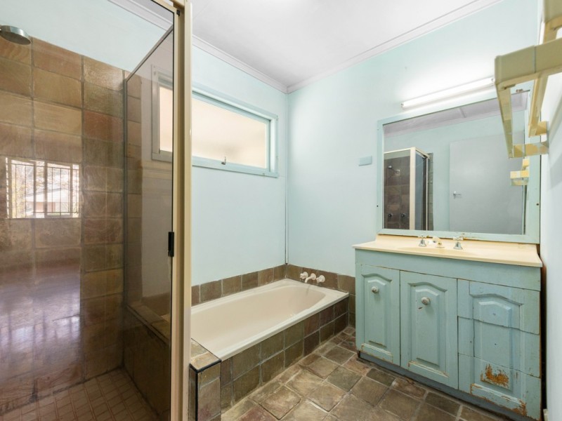 15 Ridgeway Street, The Gap QLD 4061