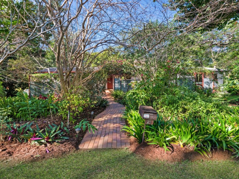 21 Deerhurst Road, Brookfield QLD 4069