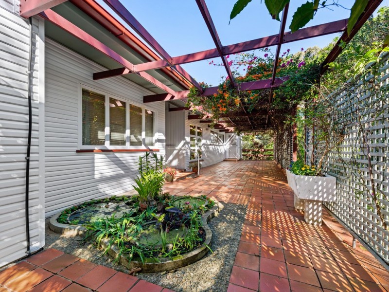 21 Deerhurst Road, Brookfield QLD 4069