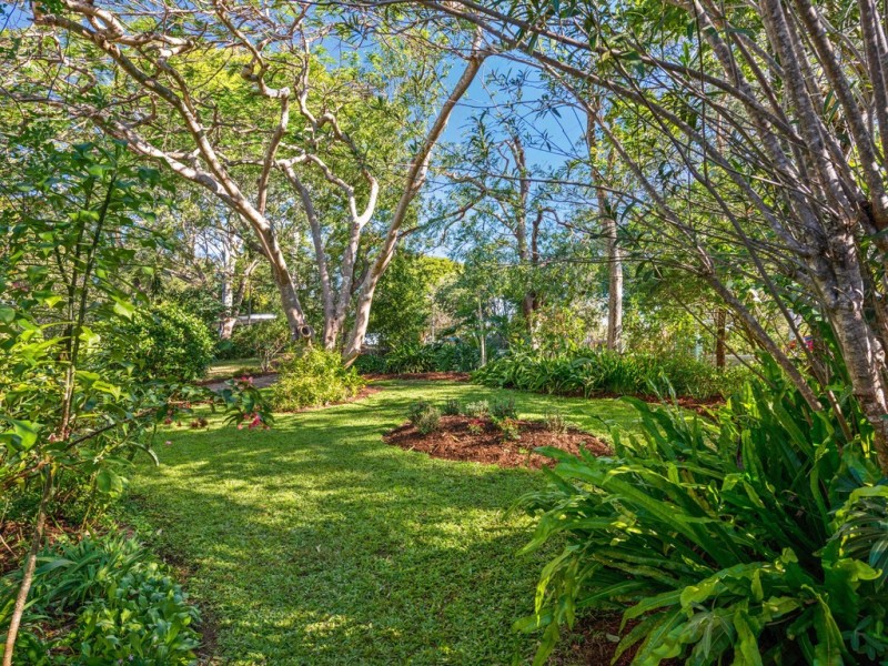 21 Deerhurst Road, Brookfield QLD 4069