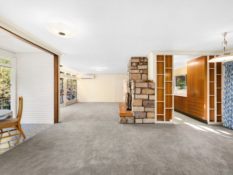 21 Deerhurst Road, Brookfield QLD 4069