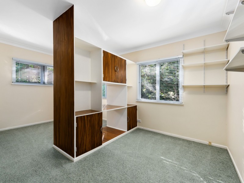 21 Deerhurst Road, Brookfield QLD 4069