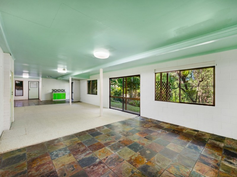 21 Deerhurst Road, Brookfield QLD 4069