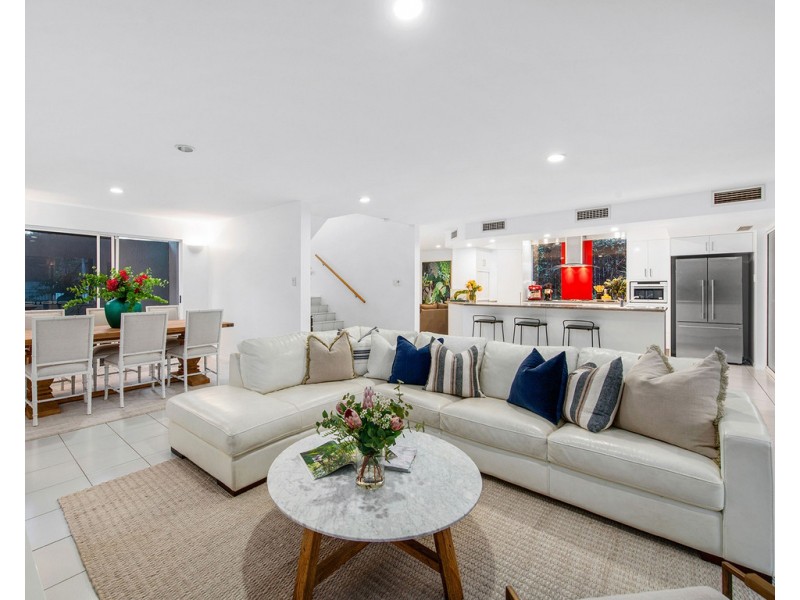 47 Stuartholme Road, Bardon QLD 4065