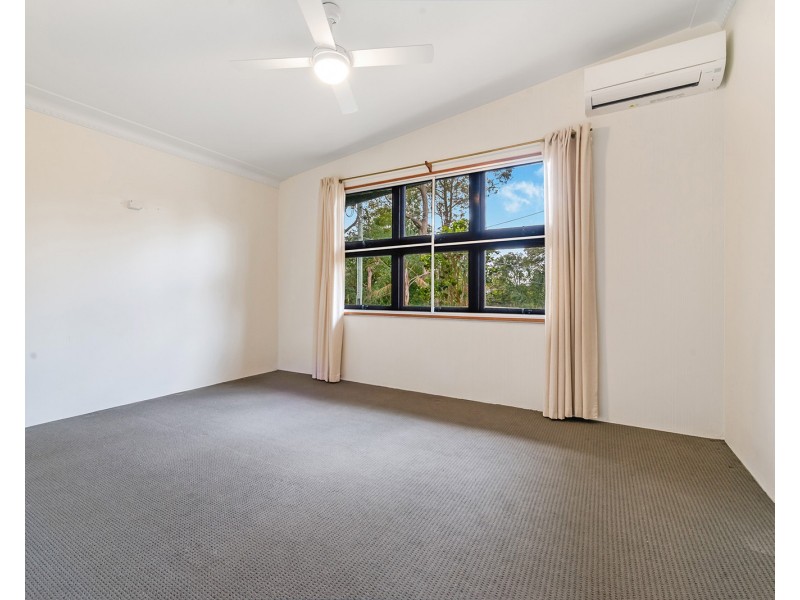 12 Grand Parade, Ashgrove QLD 4060
