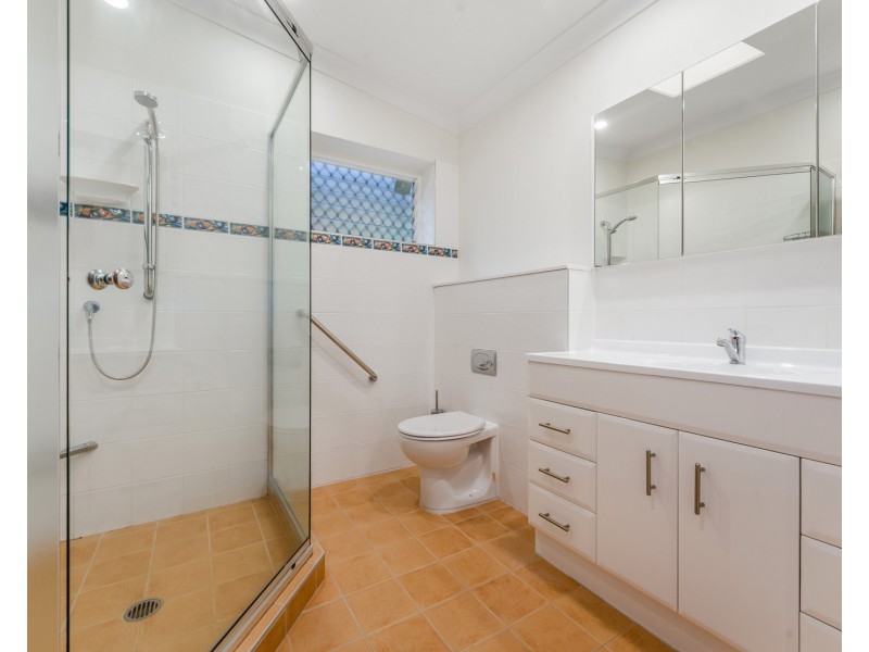 12 Grand Parade, Ashgrove QLD 4060