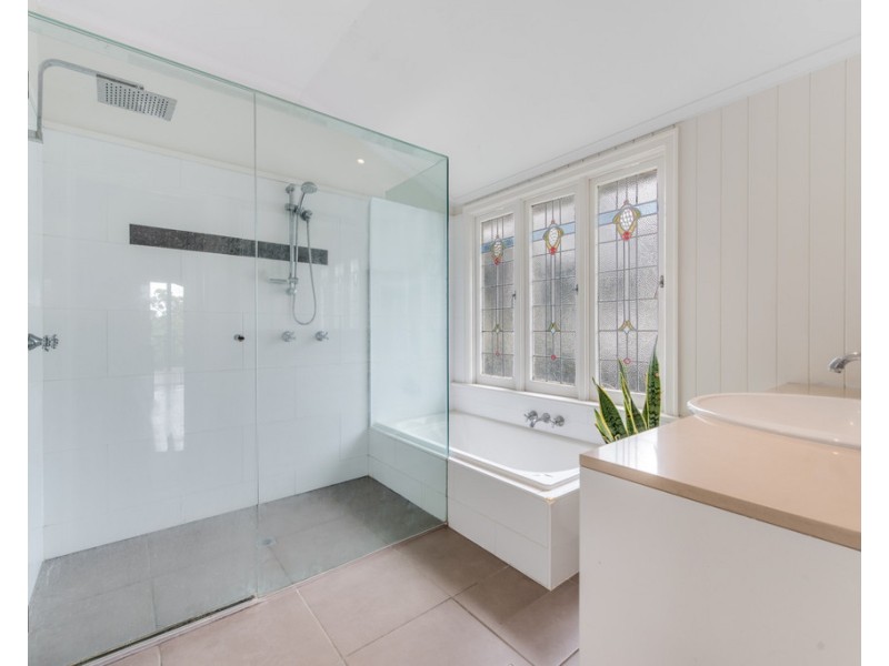 147 Ashgrove Avenue, Ashgrove QLD 4060