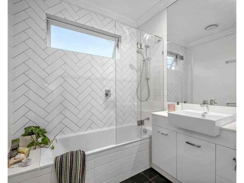 97 Windsor Road, Red Hill QLD 4059