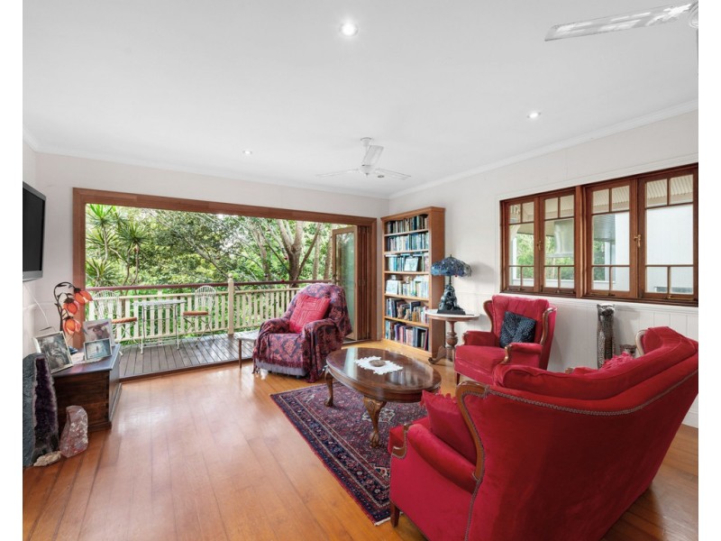 37 Dorrington Drive, Ashgrove QLD 4060