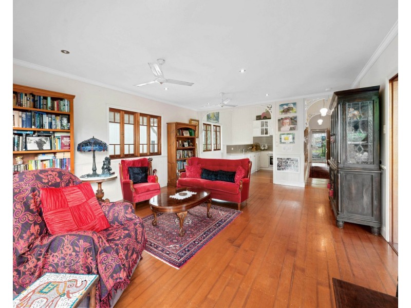 37 Dorrington Drive, Ashgrove QLD 4060