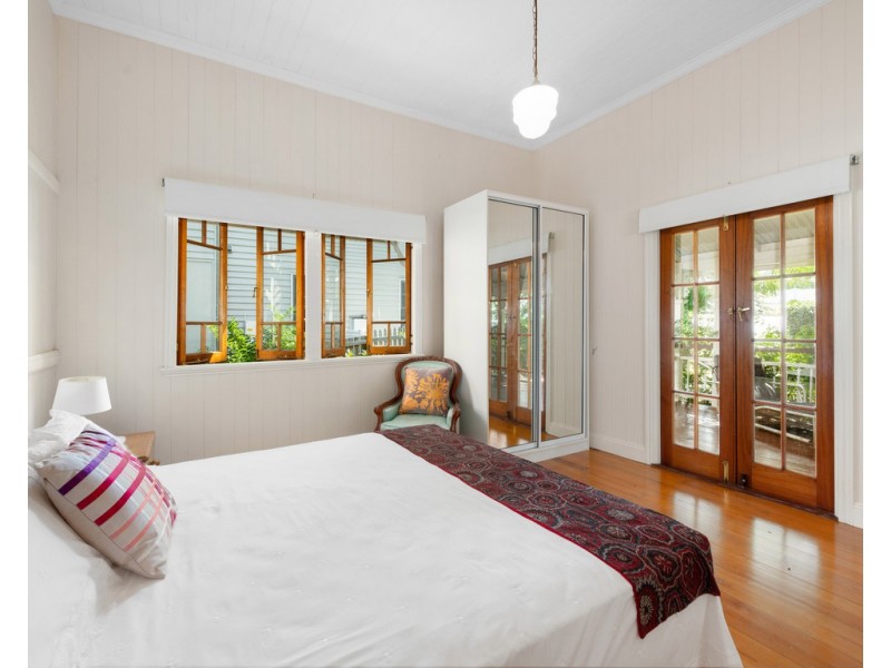 37 Dorrington Drive, Ashgrove QLD 4060