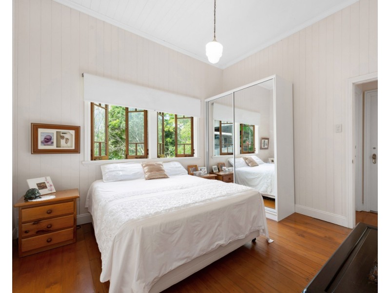 37 Dorrington Drive, Ashgrove QLD 4060