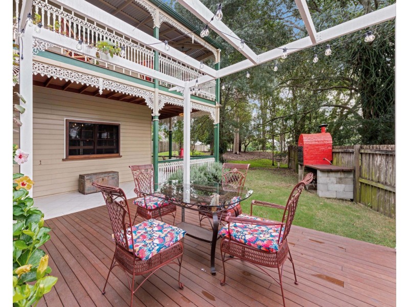 17 Elimatta Drive, Ashgrove QLD 4060