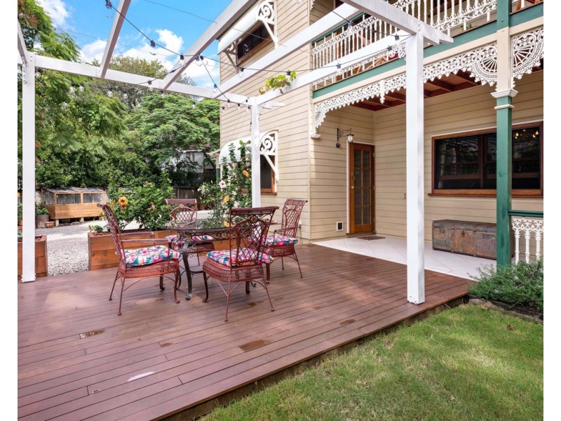 17 Elimatta Drive, Ashgrove QLD 4060